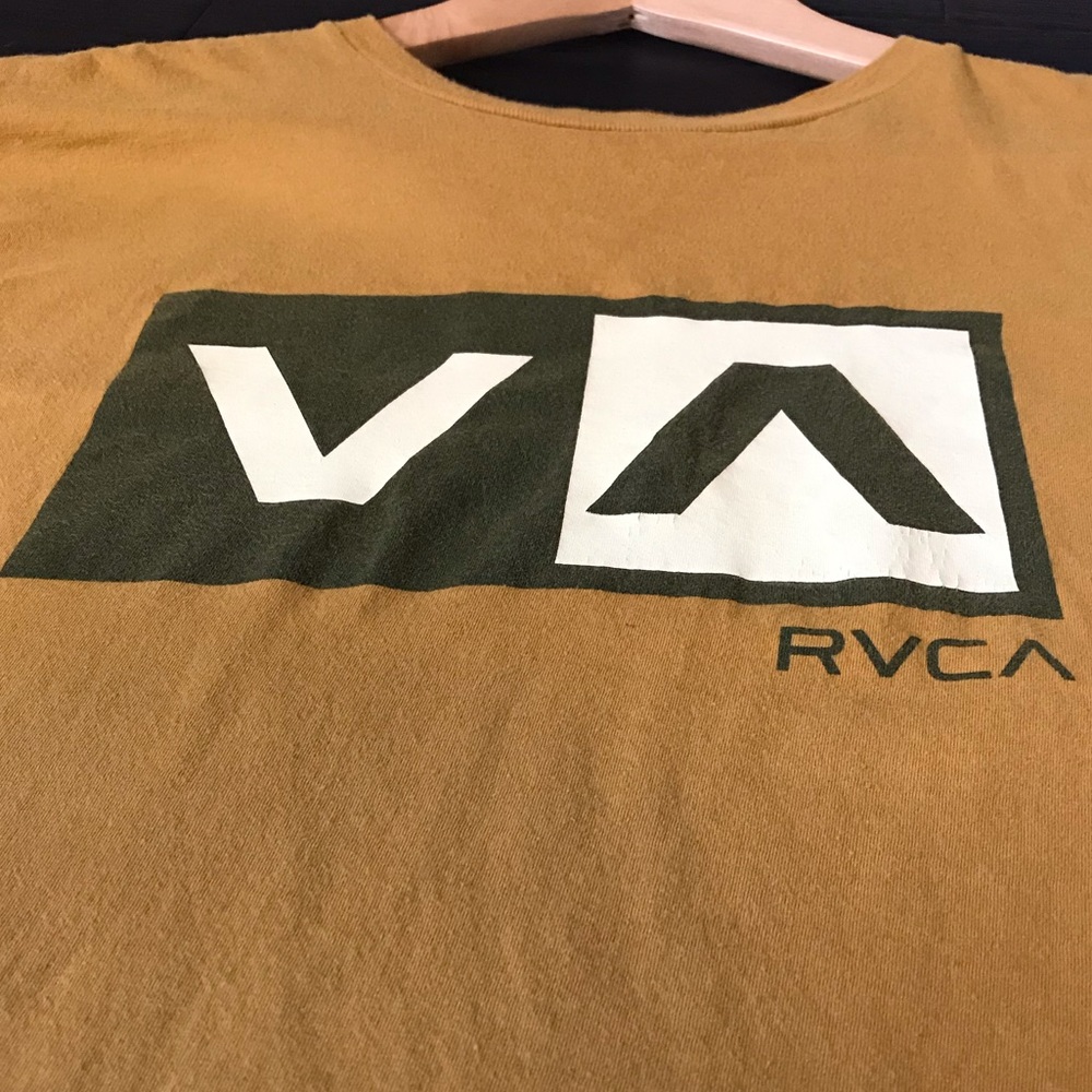 RVCA T-SHIRT
